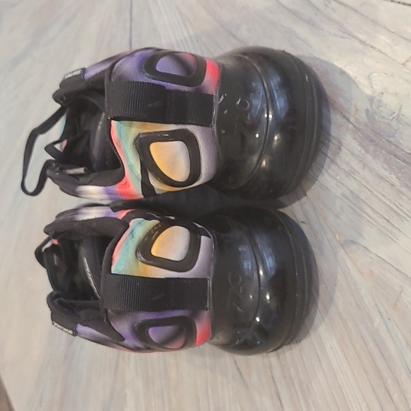 NIKE AIR MAX 720 (GS) Athletic Shoes  Metallic - Picture 6 of 12